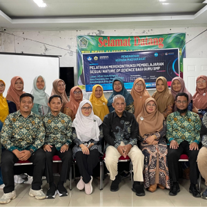 PELATIHAN MEREKONSTRUKSI PEMBELAJARAN SESUAI NATURE OF SCIENCE BAGI GURU SMP
