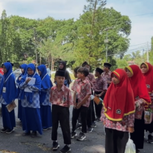 Kunjungan SMP IT Darujannah  Turtle Learning Center (TLC) dan Pondok Sains IPA Terpadu (POSTER) di Universitas Bengkulu
